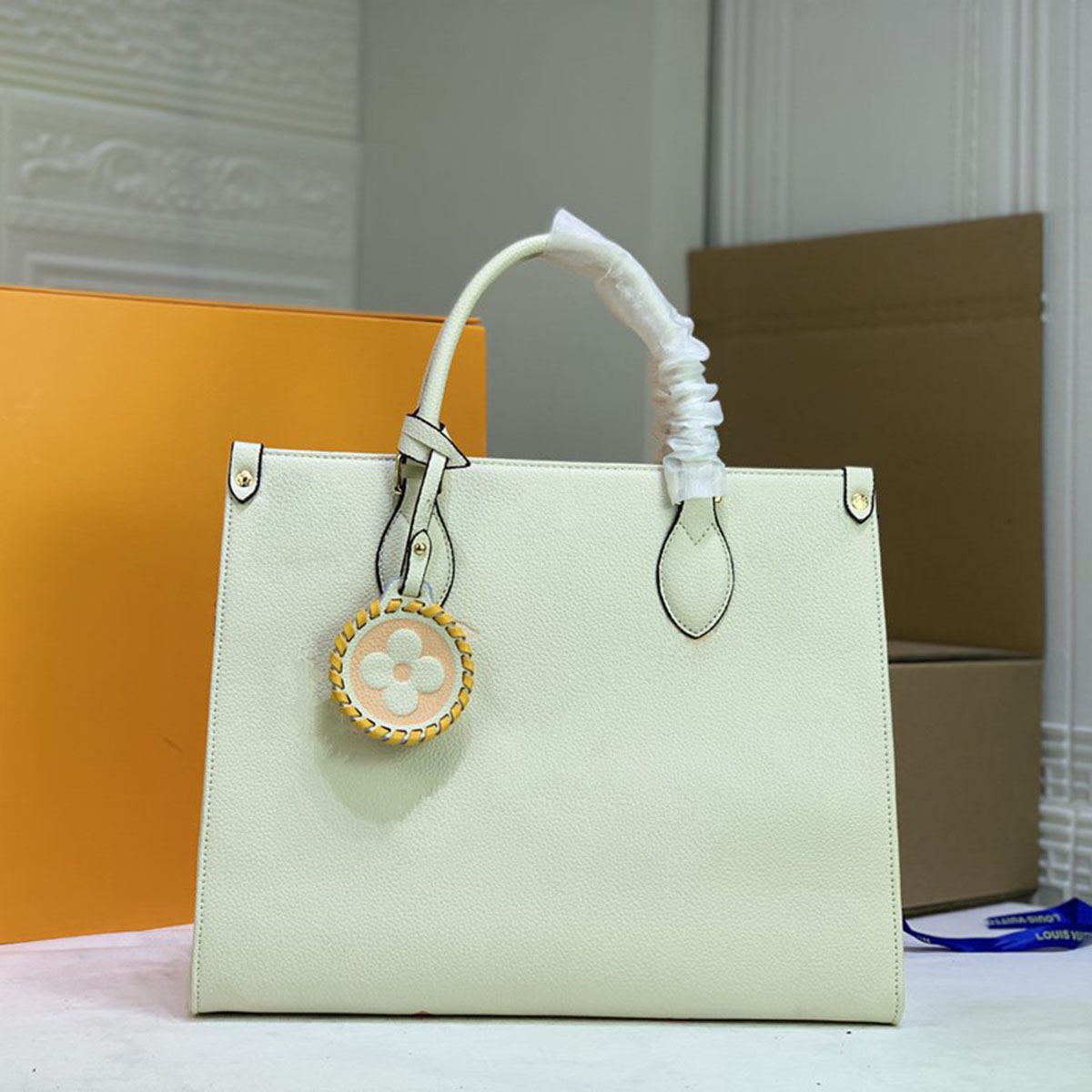 Handbag Luxurys Designers Bags Onthego Totes Designer Women Handbags Purses Brand Shoulder Bag Gift Box Packing
Handbag Luxurys Designers Bags Onthego Totes Designer Women Handbags Purses Brand Shoulder Bag Gift Box Packing