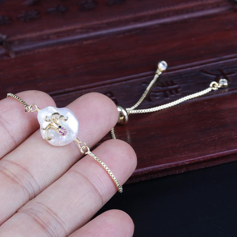 Charm Bracelets Tiny Gold Cz Crystal Paved Octopus Squid Sea Animal Natural Freshwater Pearl Bead Connector Link Dainty Bracelet For Women
Charm Bracelets Tiny Gold Cz Crystal Paved Octopus Squid Sea Animal Natural Freshwater Pearl Bead Connector Link Dainty Bracelet For Women