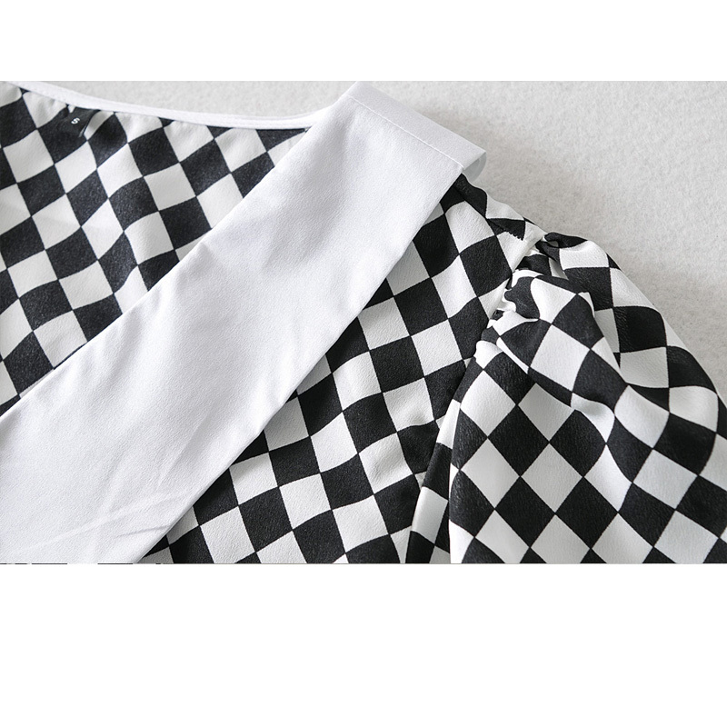 Black White Plaid Short Waist Korean Stitching V-neck Female Shirt French Elegant Small Fragrance Nails Sweet Women's Tops 210507