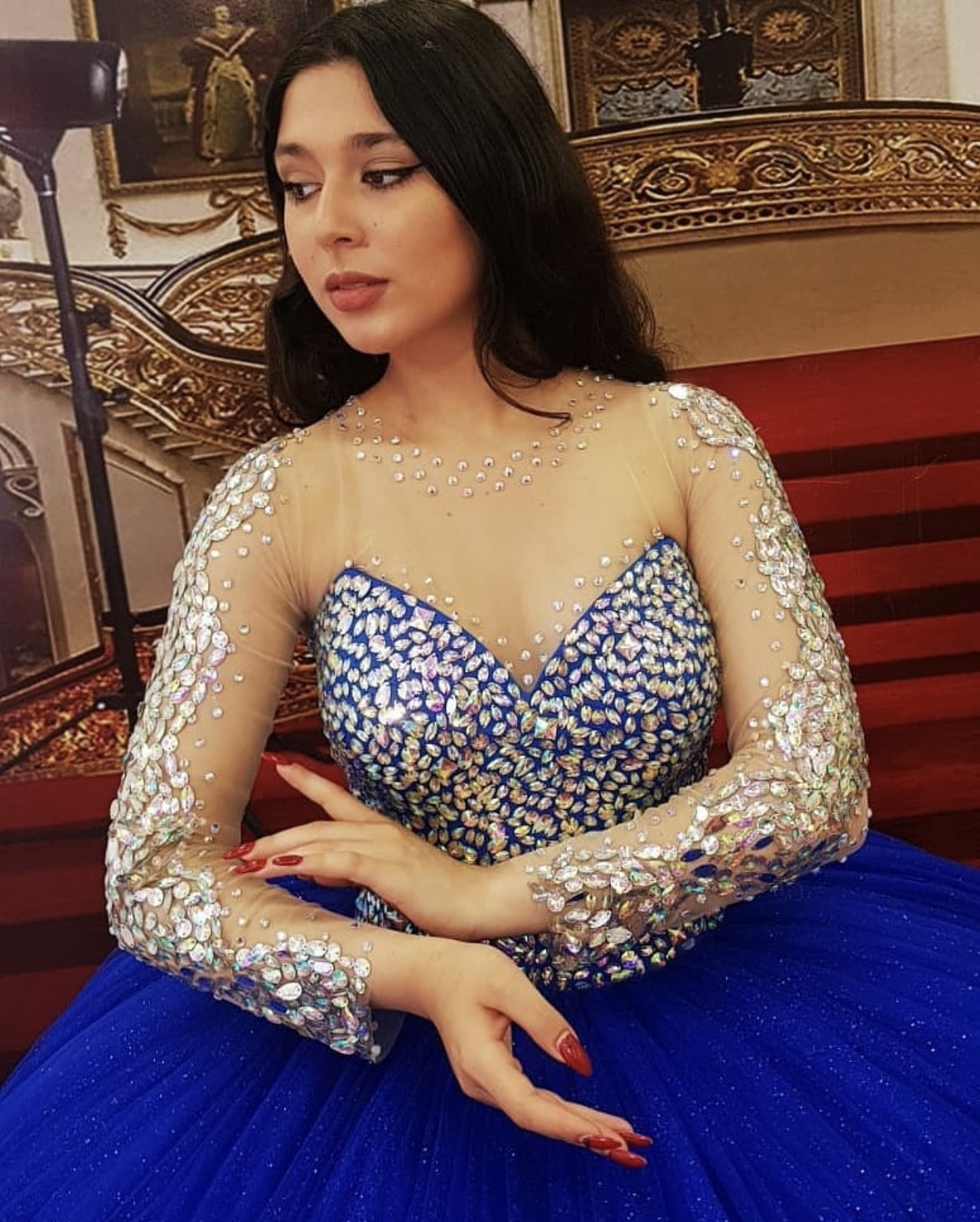 Royal Blue Quinceanera Dresses Long Sleeve Ball Gown Sheer Beaded Neckline Corset Sweet 16 Birthday Party Outfit Prom Gowns Tulle