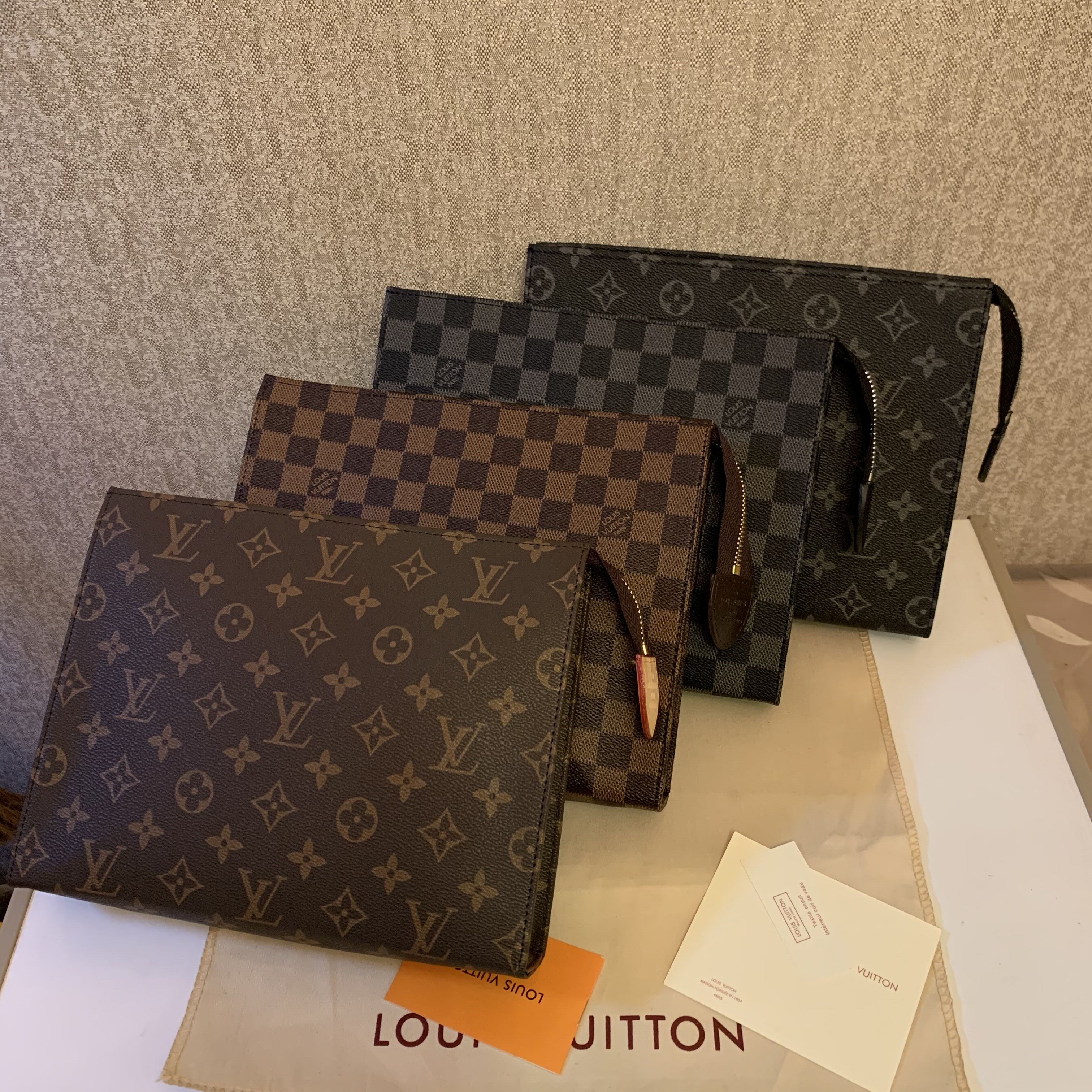 LOUIS VITTON LV Travel Toiletry Toilet Pouch 26 CM Protection Beauty Case Wash Bag Leather Women Clutch Mono Waterproof Canvas Men Cosmetic Bags 26cm
LOUIS VITTON LV Travel Toiletry Toilet Pouch 26 CM Protection Beauty Case Wash Bag Leather Women Clutch Mono Waterproof Canvas Men Cosmetic Bags 26cm