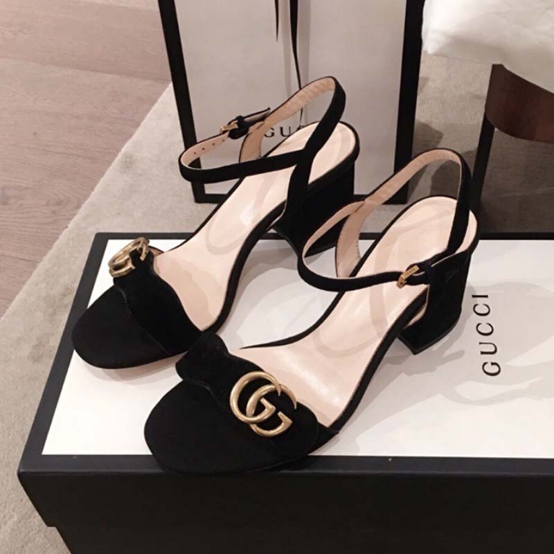 Classics Women Sandals slippers fashion Beach Thick bottom slipper Alphabet lady Sandal Leather High heel shoes bagandshoe 06, Box
Classics Women Sandals slippers fashion Beach Thick bottom slipper Alphabet lady Sandal Leather High heel shoes bagandshoe 06, Box