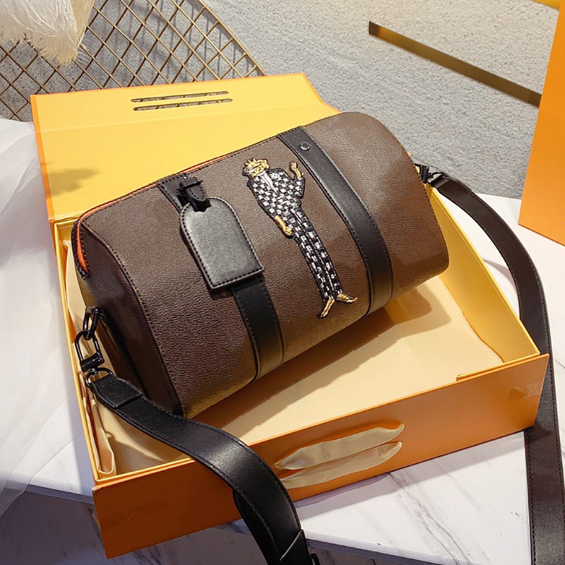 Luxurys Designer Crossbody Handbag Shoulder Bag Fashion Women Clutch Bag Lady Totes Purses High Quality Pillow Tote Bags Handbags Wallets
Luxurys Designer Crossbody Handbag Shoulder Bag Fashion Women Clutch Bag Lady Totes Purses High Quality Pillow Tote Bags Handbags Wallets
