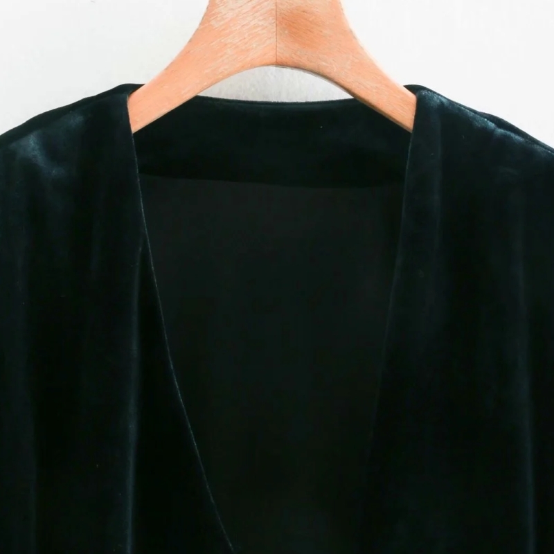 Fashion Women V Neck Sashes Double Breasted Velvet Blouse Female Long Sleeve Shirt Casual Lady Loose Tops Blusas S8312 210430