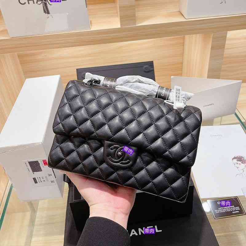 Outlet bag women's luxury high version xianggranny Bag Shoulder Large Capacity Black new small leather
Outlet bag women's luxury high version xianggranny Bag Shoulder Large Capacity Black new small leather