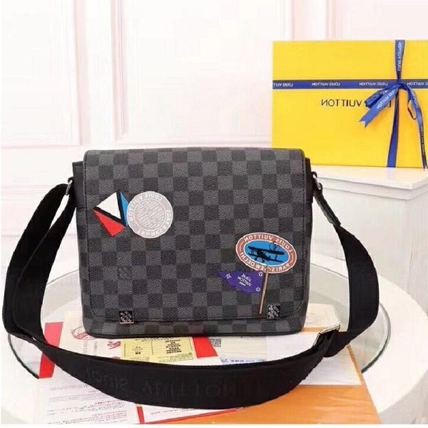 LV LOUIS Bags VITTON Clutch Women And Men Leather Handbags Luxury Wallets Fashion Man High Quality Purse Tote Bags
LV LOUIS Bags VITTON Clutch Women And Men Leather Handbags Luxury Wallets Fashion Man High Quality Purse Tote Bags