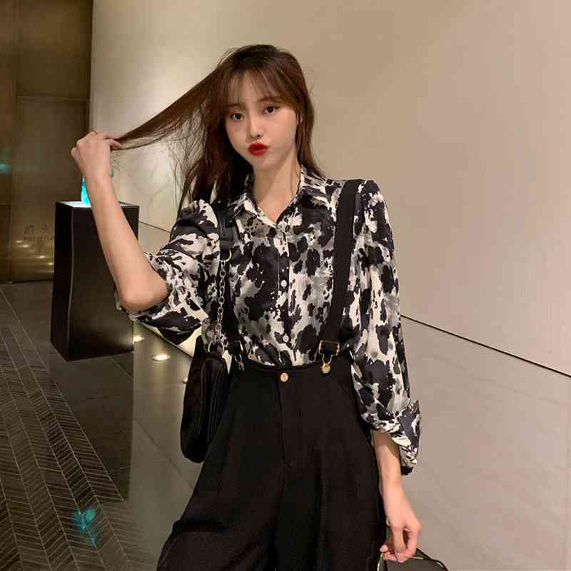 Spring Street Style Camouflage Print Oversize Women's Tunic Shirt Long Sleeve Ladies Blouse Button Up Loose Female Tops 210521