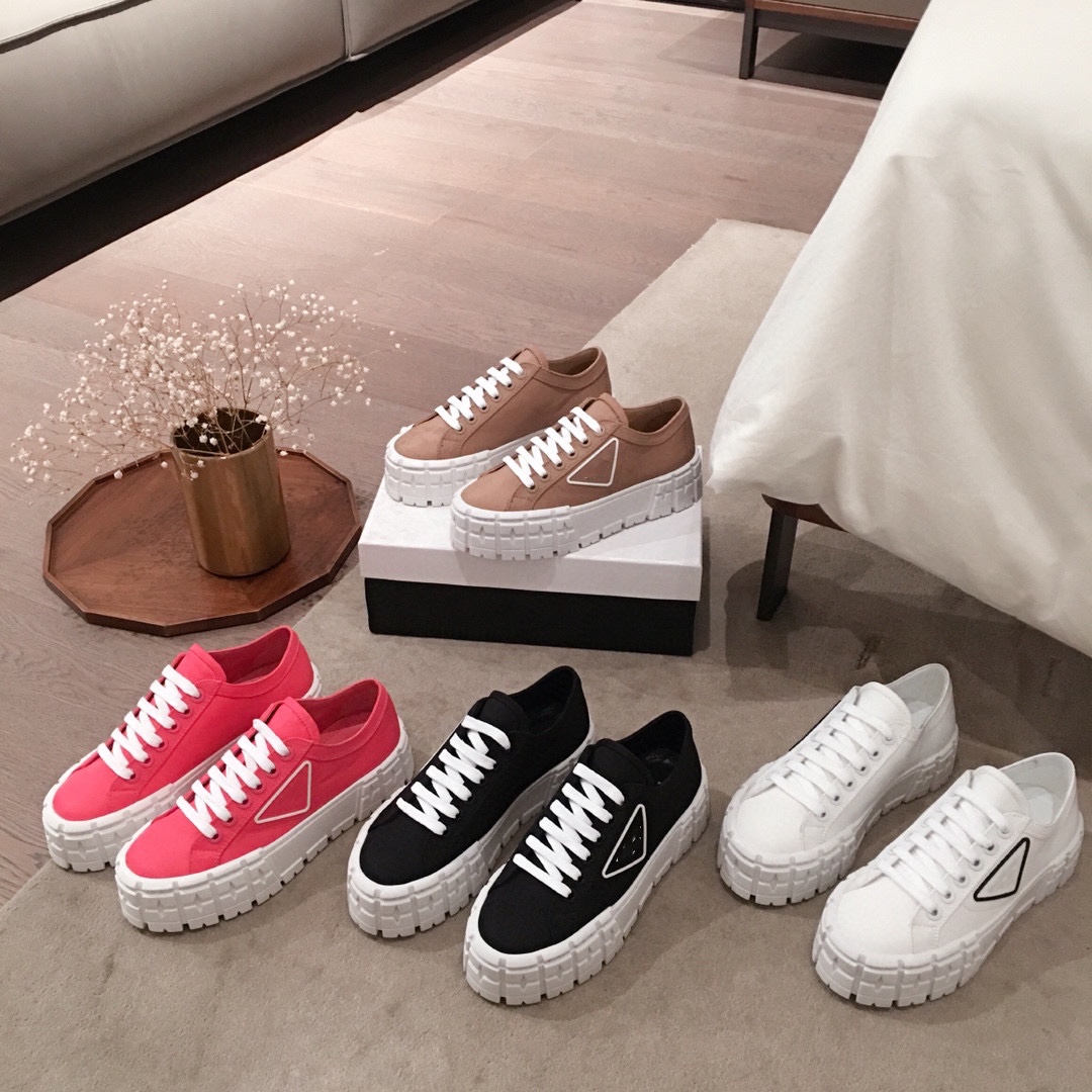 2021 luxury designers platform fashions heft womens dress casual shoes Slides red bottoms fashion black white apricot Espadrilles Designer Sneakers size35-42, Separate 1 shoe box
2021 luxury designers platform fashions heft womens dress casual shoes Slides red bottoms fashion black white apricot Espadrilles Designer Sneakers size35-42, Separate 1 shoe box