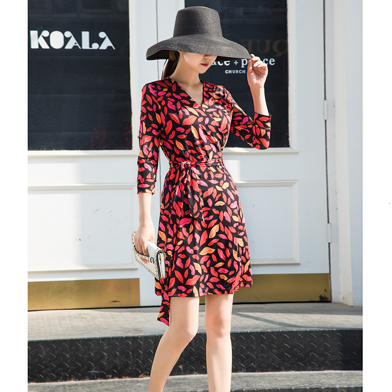 dress xshm spring and summer d home same tricolor red lip wrap skirt slim v-neck lace up women, White;black
dress xshm spring and summer d home same tricolor red lip wrap skirt slim v-neck lace up women, White;black