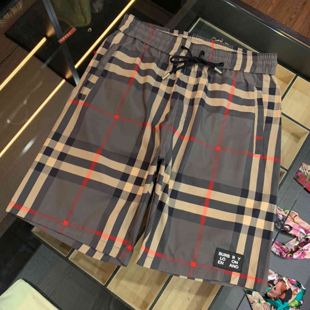 Men's Designer Shorts B/ U/R/B/ E/R/Y Shrink Stretch Style Summer Casuals Beach Pants Deluxe quality cotton checked striped Loose Sweatpants, White;black 
Men's Designer Shorts B/ U/R/B/ E/R/Y Shrink Stretch Style Summer Casuals Beach Pants Deluxe quality cotton checked striped Loose Sweatpants, White;black
