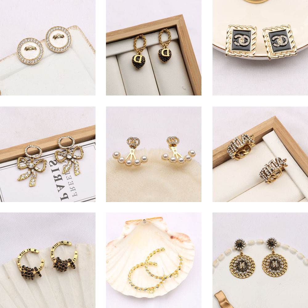 21style 18K Gold Plated Copper Jewelry Luxury Brand Designer Double Letter Stud Dangle Personality Women Crystal Rhinestone Pearl Earring Fashion Accessories, Style--1 
21style 18K Gold Plated Copper Jewelry Luxury Brand Designer Double Letter Stud Dangle Personality Women Crystal Rhinestone Pearl Earring Fashion Accessories, Style--1