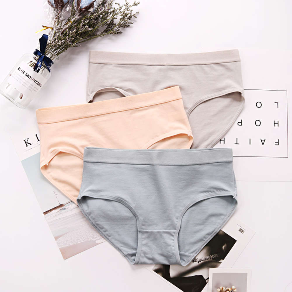 003 girls' cotton fabric simple wide waist, head and middle waist traceless triangular underwear 50, Black;white
003 girls' cotton fabric simple wide waist, head and middle waist traceless triangular underwear 50, Black;white