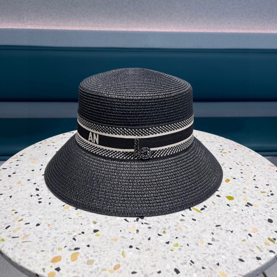 Luxurys Designers Caps Hats Mens Sun Bucket Hat Bonnet Beanie Womens Summer Holiday Strawhat Casquette Snapbacks Beanies Fedora Fitted Caps, Box 
Luxurys Designers Caps Hats Mens Sun Bucket Hat Bonnet Beanie Womens Summer Holiday Strawhat Casquette Snapbacks Beanies Fedora Fitted Caps, Box