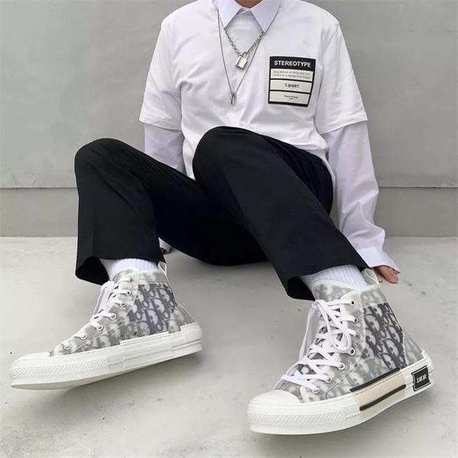 Baskets Dìòr Cònvèrsè Trainers Oblique B23 Decorat Chaussures Low High Top Sneakers Fashion Canvas Hommes Mens Womens Designers Casual Shoes 3184
Baskets Dìòr Cònvèrsè Trainers Oblique B23 Decorat Chaussures Low High Top Sneakers Fashion Canvas Hommes Mens Womens Designers Casual Shoes 3184