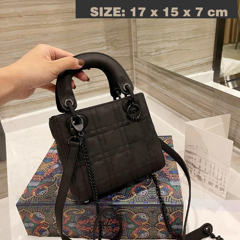 2021 Designers Handbags Purses Women Shoulder Bag Genuine Leather with Houndstooth Fabric CrossBodybag Saddle Handbag High Quality Pp2107160, Grey
2021 Designers Handbags Purses Women Shoulder Bag Genuine Leather with Houndstooth Fabric CrossBodybag Saddle Handbag High Quality Pp2107160, Grey