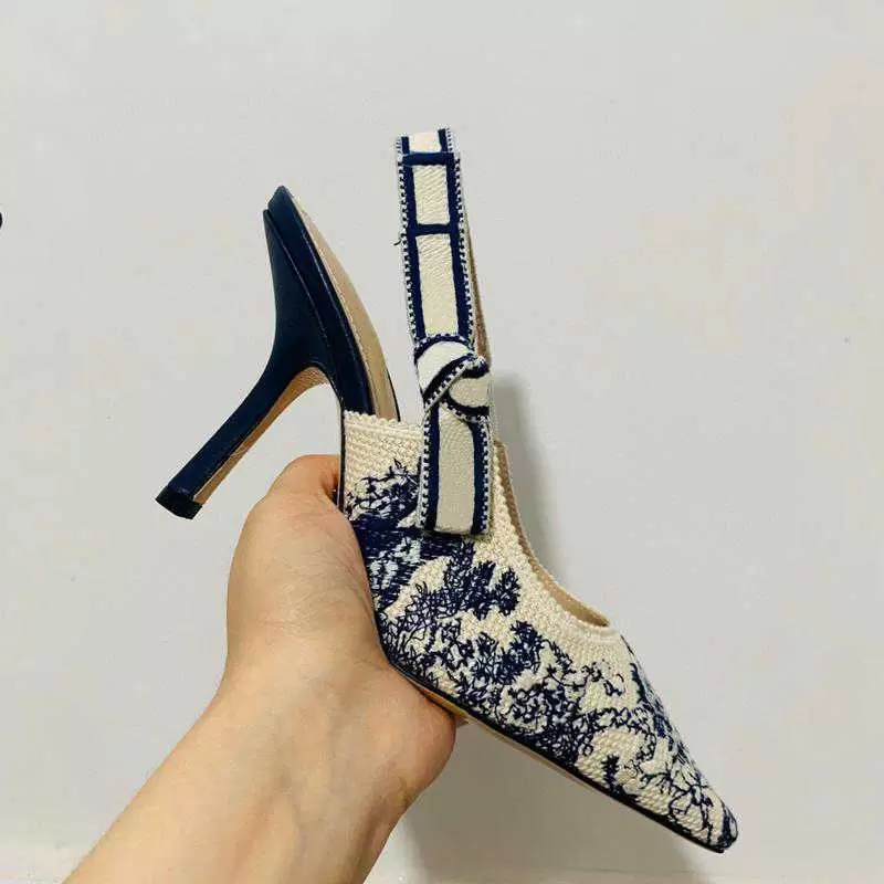 2021 NEWEST COLOR Letter Bow Knot High Heel Shoes Women Runway Pointed Toe Low Heel Shoes Woman Gladiaor Sandals Lady Brand Design Mesh shoe, Black
2021 NEWEST COLOR Letter Bow Knot High Heel Shoes Women Runway Pointed Toe Low Heel Shoes Woman Gladiaor Sandals Lady Brand Design Mesh shoe, Black