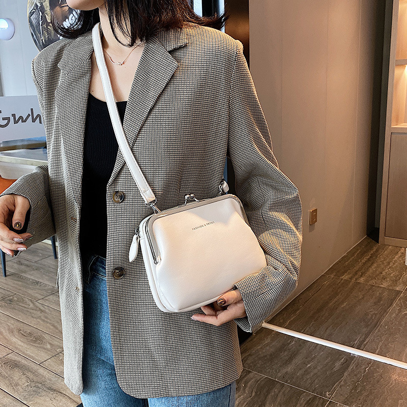 Messenger Bags Women PU Letter Prints Large Capacity Hasp Shoulder Bag, White
Messenger Bags Women PU Letter Prints Large Capacity Hasp Shoulder Bag, White