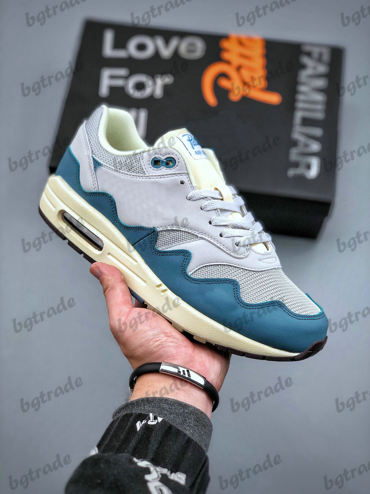 The Wave Patta x 1 Noise Aqua Designer Sports Shoes Metallic Silver 87 Monarch Aqua Pure Platinum Men Womens Trainer Sneakers, 10
The Wave Patta x 1 Noise Aqua Designer Sports Shoes Metallic Silver 87 Monarch Aqua Pure Platinum Men Womens Trainer Sneakers, 10
