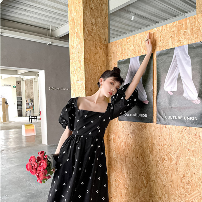Women Flower Embroidery Lantern Sleeve Square Neck Dress Loose Fit Lady Fashion Summer Arrivals 2H097 210526