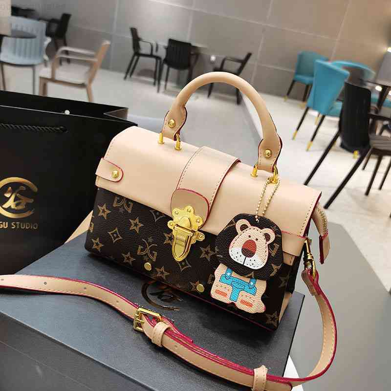 Handbags Women Luxurys Designers Bags 2021 Designer Luxury Satchel Messenger Handbag Leather Strum Handbag Purses Totes mini Crossbody Bag KEXV
Handbags Women Luxurys Designers Bags 2021 Designer Luxury Satchel Messenger Handbag Leather Strum Handbag Purses Totes mini Crossbody Bag KEXV