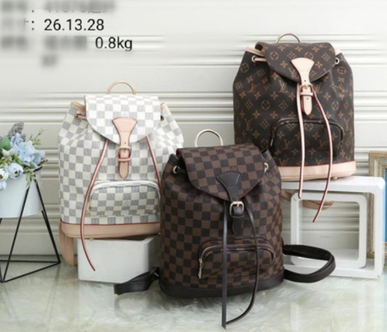 LVLOUISVITTON bagVUTTON Backpack Women Messenger Shoulder backpack for women handbag purse back pack shoulder bags Female bag, White
LVLOUISVITTON bagVUTTON Backpack Women Messenger Shoulder backpack for women handbag purse back pack shoulder bags Female bag, White
