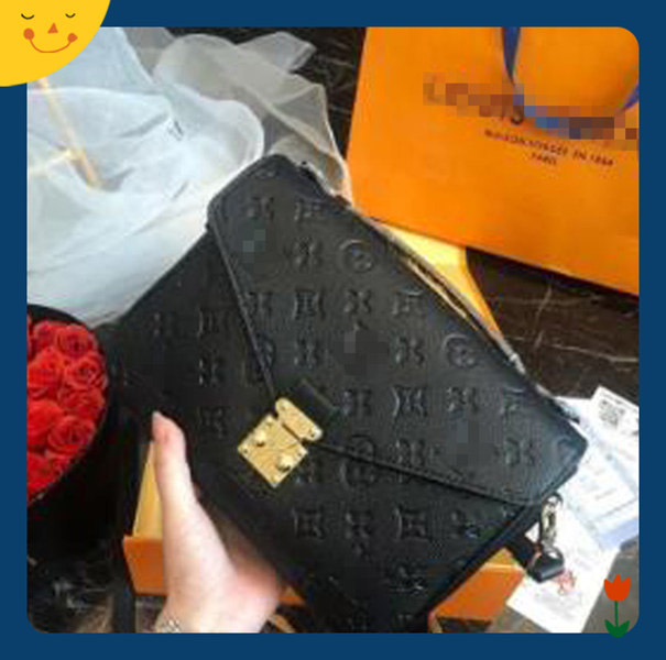 lv Louis Bag Vutton Bag Fashion Designer bags Flowers leisure Shoulder handbag Women Messenger Cowhide Leather wallet, Red;black
lv Louis Bag Vutton Bag Fashion Designer bags Flowers leisure Shoulder handbag Women Messenger Cowhide Leather wallet, Red;black