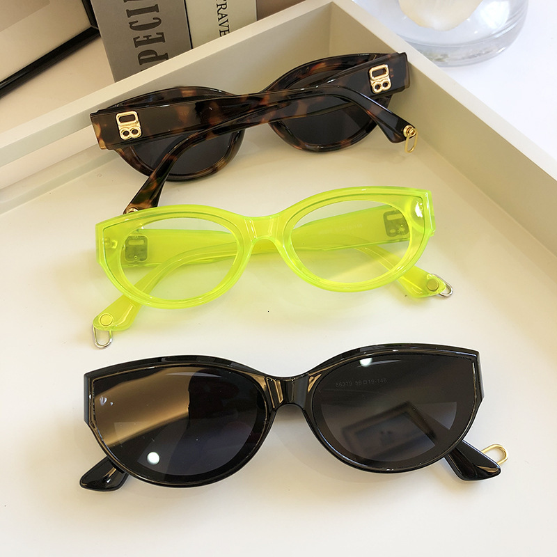 2021 star same small frame sunglasses men's girl's network hongfeng w003 women's street shooting, White;black
2021 star same small frame sunglasses men's girl's network hongfeng w003 women's street shooting, White;black