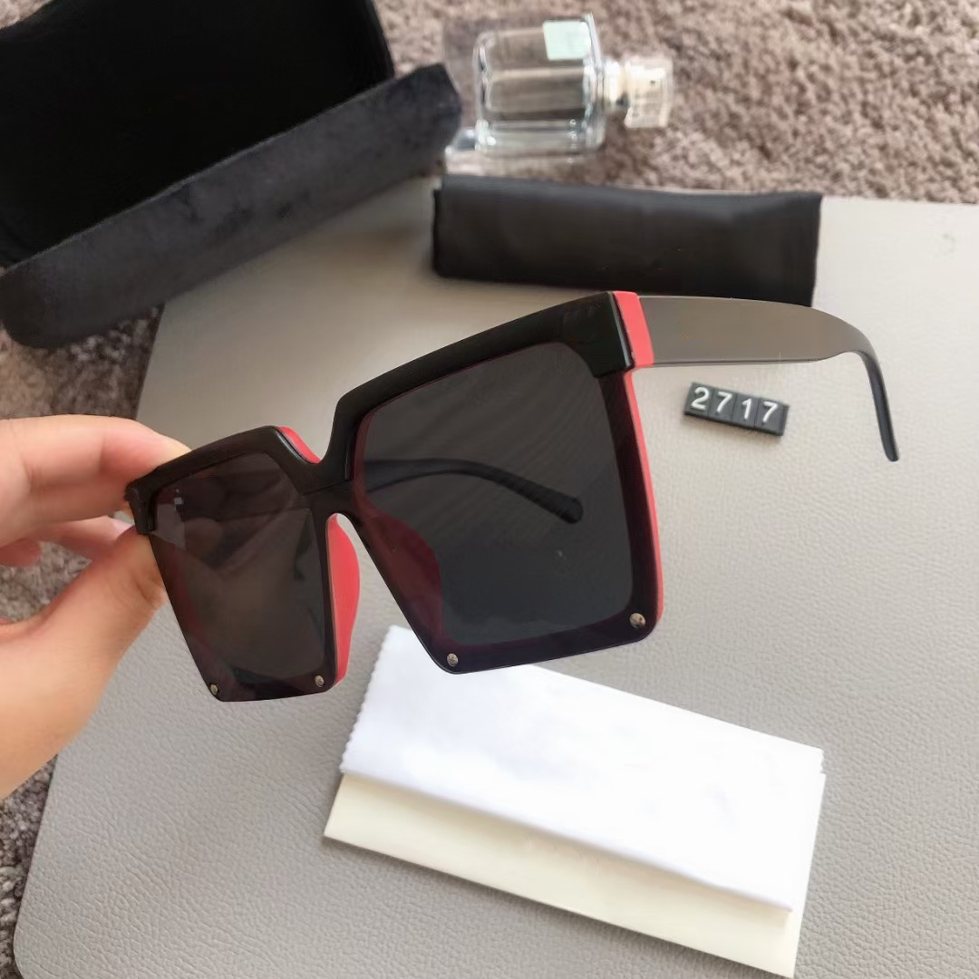 Designer Sunglasses 2717 Women mens fashion Luxury Sun glasses Square Summer Style Full Frame Top Quality UV Protection Come With box, White;black
Designer Sunglasses 2717 Women mens fashion Luxury Sun glasses Square Summer Style Full Frame Top Quality UV Protection Come With box, White;black
