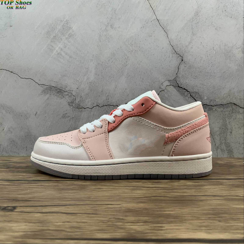 Latest Arrival 1 Low Mighty Swooshers Skateboard Shoes 1S Using a variety of pastel pink shades across its upper while also presenting, White;red
Latest Arrival 1 Low Mighty Swooshers Skateboard Shoes 1S Using a variety of pastel pink shades across its upper while also presenting, White;red