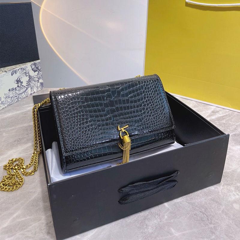 High Quality Crocodile Leather Luxurys Shoulder Bags Designer Handbag Tassel Chains Crossbody Clutch Cover Fashion Wallets With Box, Colour 2 
High Quality Crocodile Leather Luxurys Shoulder Bags Designer Handbag Tassel Chains Crossbody Clutch Cover Fashion Wallets With Box, Colour 2