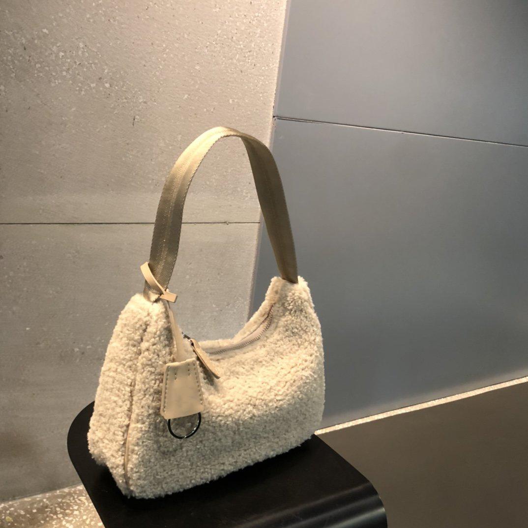 Lamb hair velvet handbag women's autumn and winter with single casual style armpit bag White shoulder pouch
Lamb hair velvet handbag women's autumn and winter with single casual style armpit bag White shoulder pouch
