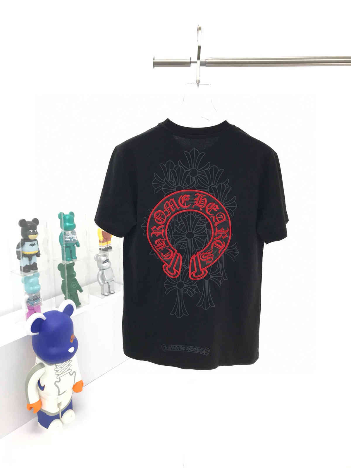 Chrome-Hearts Correct version 21s spring and summer new ch cro Red Cross horseshoe embroidery T-shirt fashion versatile short sleeve men and, White
Chrome-Hearts Correct version 21s spring and summer new ch cro Red Cross horseshoe embroidery T-shirt fashion versatile short sleeve men and, White
