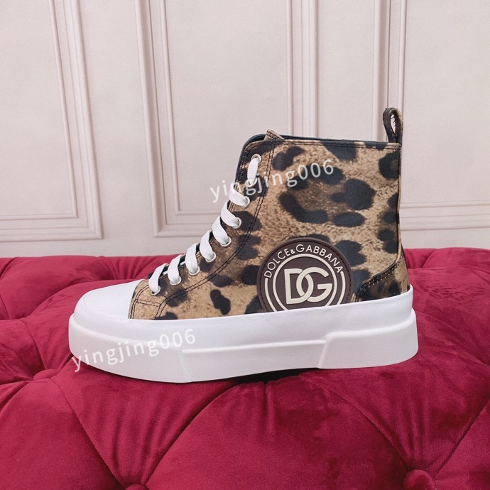 Men women with the same top quality boots shoes designer fashion luxury flat oversized sneakers men's and wome platform, Choose the color
Men women with the same top quality boots shoes designer fashion luxury flat oversized sneakers men's and wome platform, Choose the color