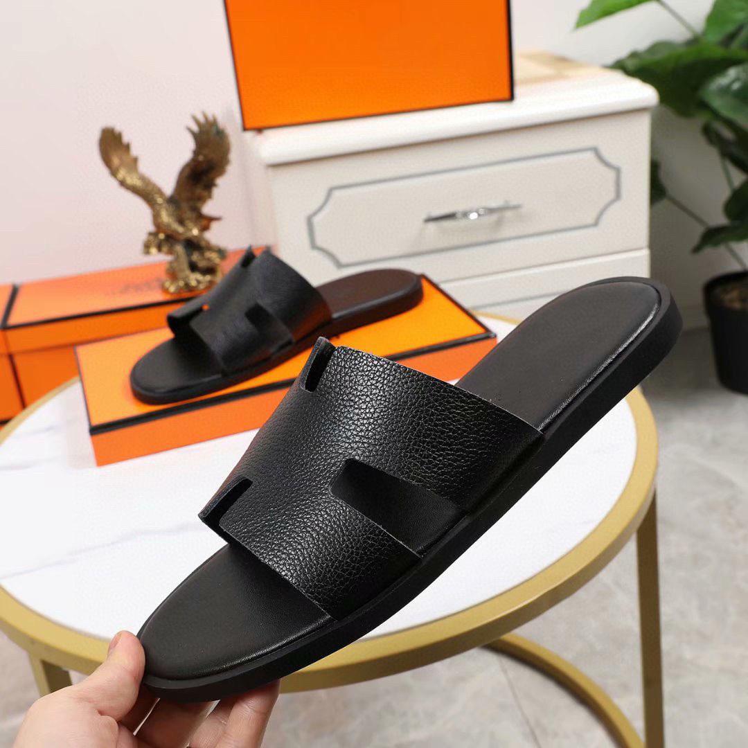 Boy Fashion Paris Luxe Designer Men' Slipper Oran Heritage Calfskin Sandals High Quality Izmir flip flop Men Large, Black;grey
Boy Fashion Paris Luxe Designer Men' Slipper Oran Heritage Calfskin Sandals High Quality Izmir flip flop Men Large, Black;grey