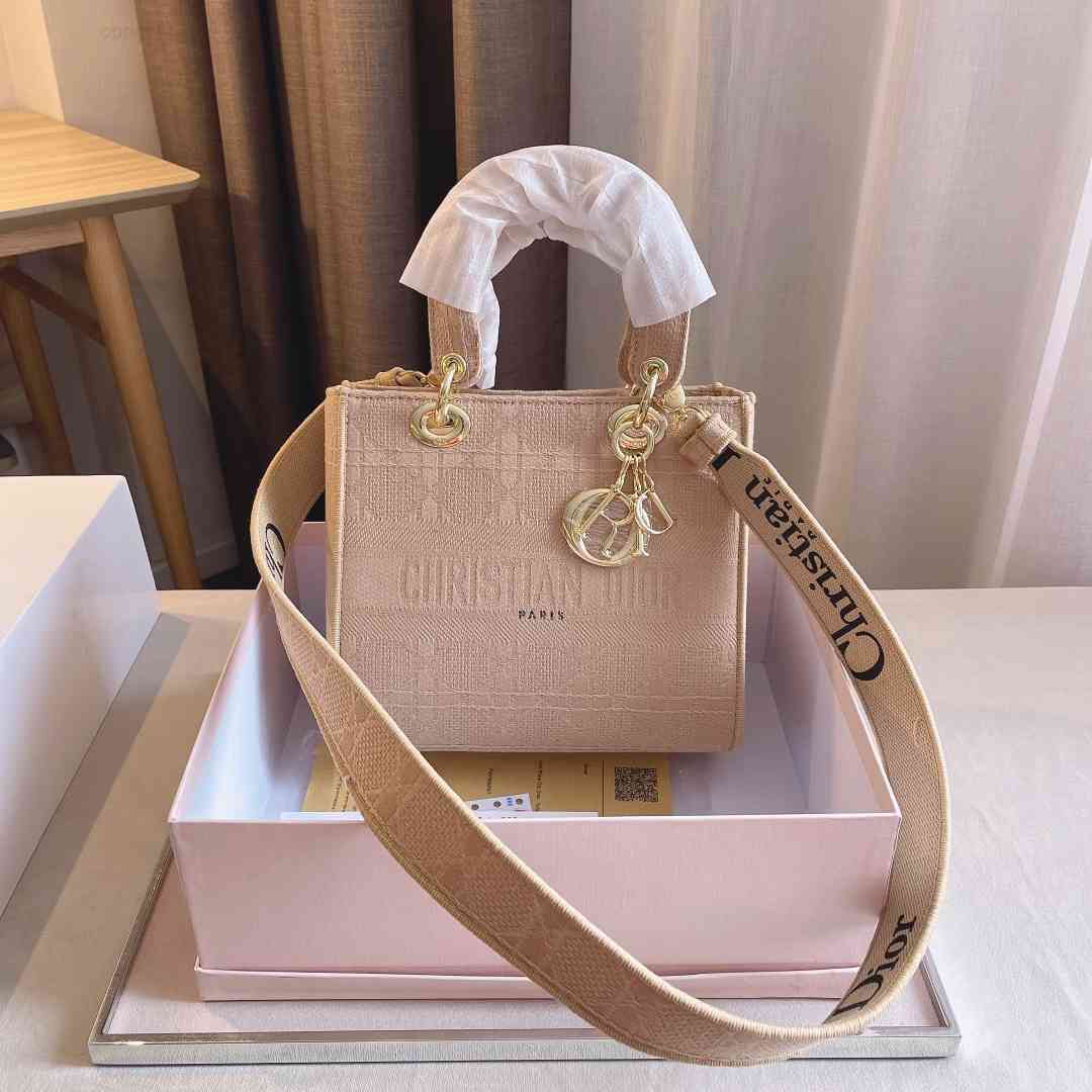 Designer dio Handbags Jacquard Portable Bags Embroidered Di Messenger Women's Fashion Lingge Chain d Letter High-quality bb, Pink-24x12x20cm 
Designer dio Handbags Jacquard Portable Bags Embroidered Di Messenger Women's Fashion Lingge Chain d Letter High-quality bb, Pink-24x12x20cm