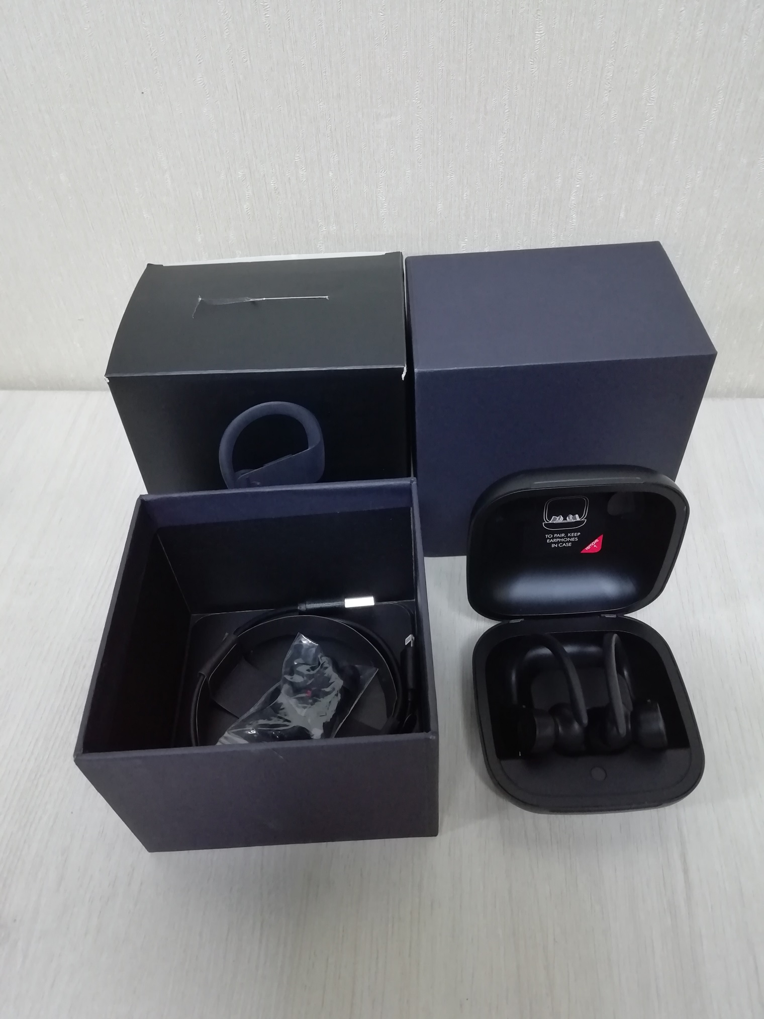Power Pro Wireless Earphones Mini Bluetooth Headphones With Charger Box Display TWINS Headsets
Power Pro Wireless Earphones Mini Bluetooth Headphones With Charger Box Display TWINS Headsets