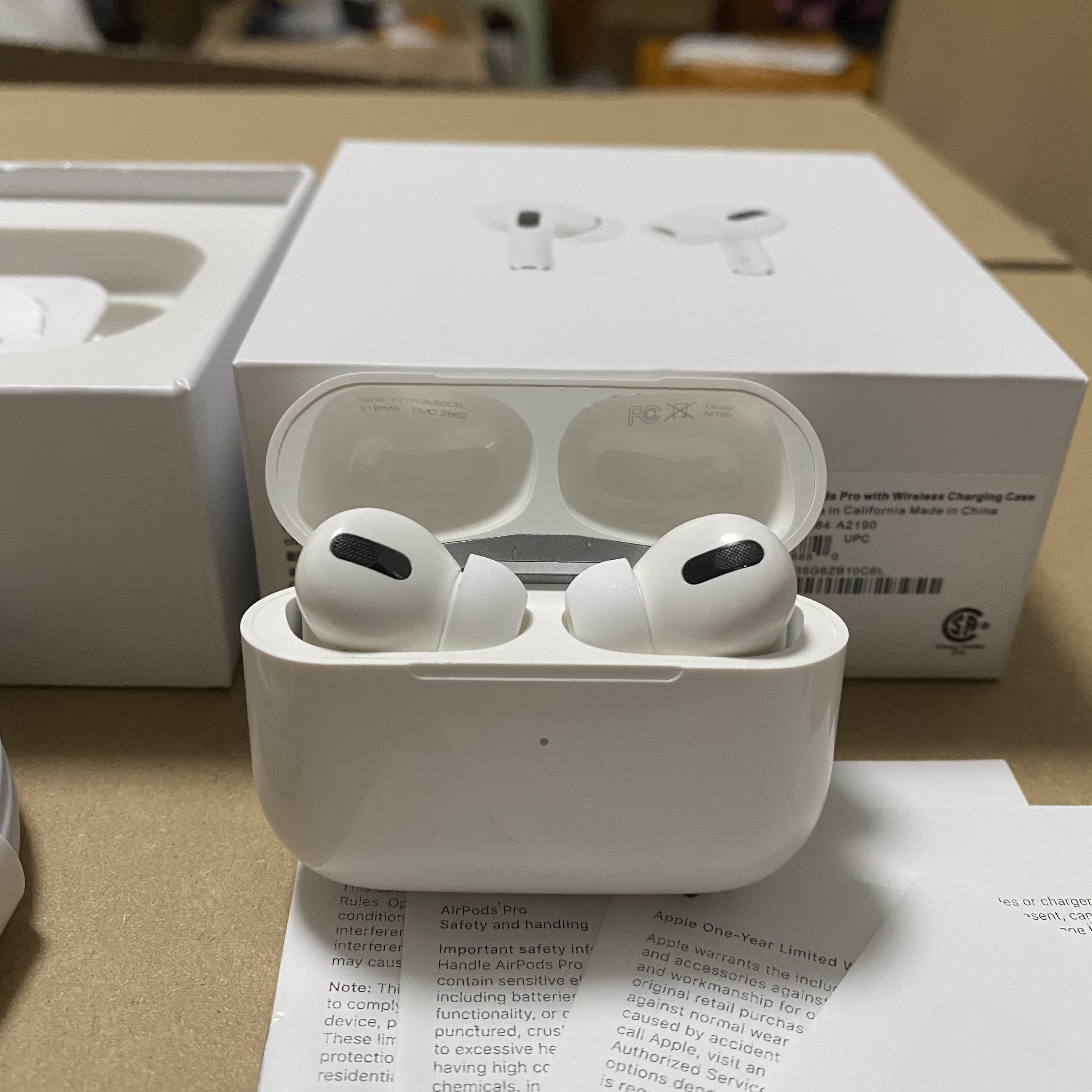 1pcs For AirpodsproAppleiPhone Air Gen 3 Wireless Earphones headset Charging Rename GPS Bluetooth Headphones PK Pods 2 AP Pro Earbuds 2nd Generation, White 
1pcs For AirpodsproAppleiPhone Air Gen 3 Wireless Earphones headset Charging Rename GPS Bluetooth Headphones PK Pods 2 AP Pro Earbuds 2nd Generation, White