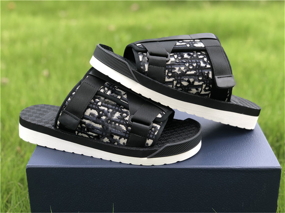 2021 Luxury Black Nylon Alpha Slippers in Oblique Jacquard White Red Sandy Beach Sandals Loafer Comfortable Rubber Sole Scuffs With Box
2021 Luxury Black Nylon Alpha Slippers in Oblique Jacquard White Red Sandy Beach Sandals Loafer Comfortable Rubber Sole Scuffs With Box