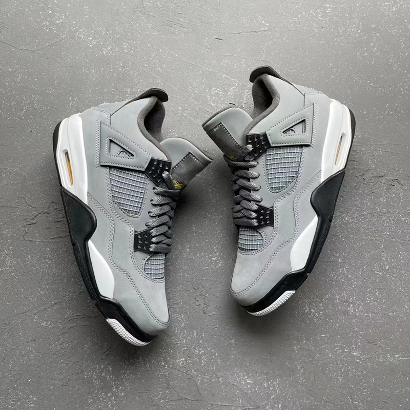 Genuine designer Shoes basketball 4TS grey Retro High-top outdoor sports training running sneakers 308497-007
Genuine designer Shoes basketball 4TS grey Retro High-top outdoor sports training running sneakers 308497-007