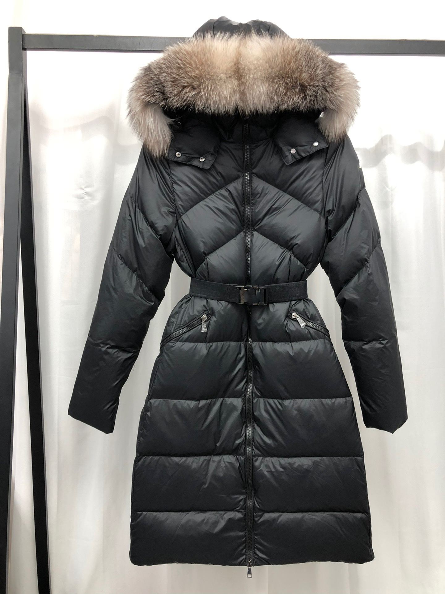 Fashion Down Jackets pocket Designer Coat Womens Jacket Tuck in a mid-length coats Couple Thick Warm Winter Fox collars Outerwear, Extra shipping fee
Fashion Down Jackets pocket Designer Coat Womens Jacket Tuck in a mid-length coats Couple Thick Warm Winter Fox collars Outerwear, Extra shipping fee