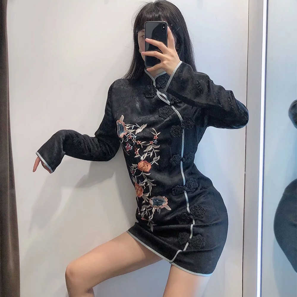 Women Embroidery Jacquard Dress Chinese Style Long Sleeves Cropped Women Dress Chic Fashion Vintage Cheongsam 210709