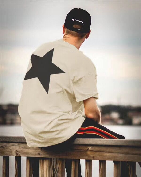 High Quality Men' and Women' Fashion Fog Essentials Double Thread Street Five Pointed Star Short Sleeve T-shirt, Black
High Quality Men' and Women' Fashion Fog Essentials Double Thread Street Five Pointed Star Short Sleeve T-shirt, Black