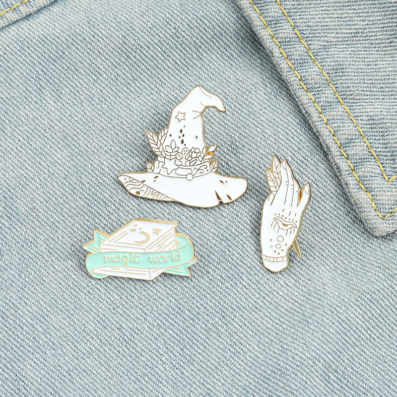 Europe Witch Hat Book Cowboy Collar Pins Alloy Enamel Magic World Hand Brooch Women Backpack Cap Paint Badge Jewelry Accessories Wholesale
Europe Witch Hat Book Cowboy Collar Pins Alloy Enamel Magic World Hand Brooch Women Backpack Cap Paint Badge Jewelry Accessories Wholesale