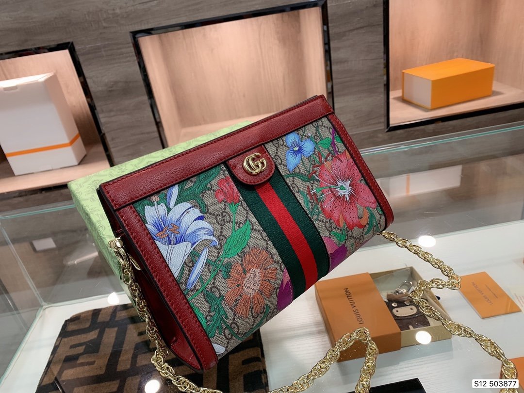 Fashion luxury woven handbag small tote bag detachable shoulder strap classic rotation lock perforated F wallet letter pattern green handle raffia, Red
Fashion luxury woven handbag small tote bag detachable shoulder strap classic rotation lock perforated F wallet letter pattern green handle raffia, Red