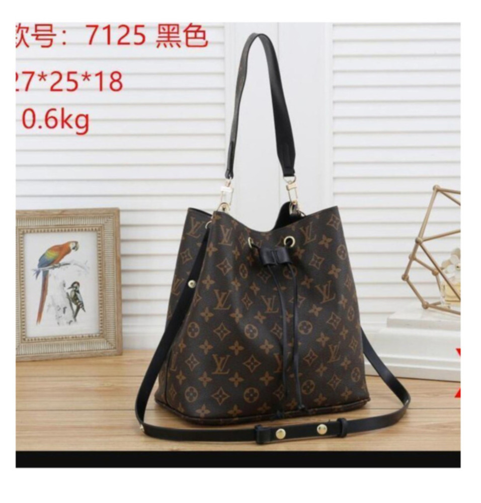 New Shoulder Bag Women Purse Crossbody bag Clutch Messenger Bag #bb50 LOUIS VITTON LV women
New Shoulder Bag Women Purse Crossbody bag Clutch Messenger Bag #bb50 LOUIS VITTON LV women