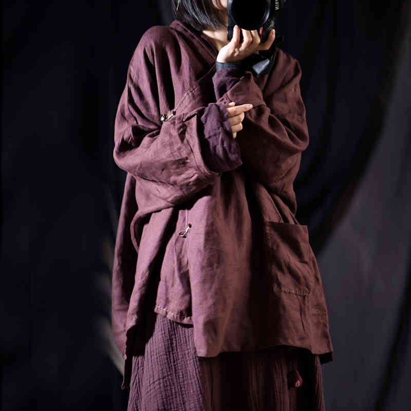 Johnature Linen Retro Plate Buckle V-neck Shirts Full Sleeve Spring Loose Chinese Style Women Pockets Loose Tops 210521, Red coffee
Johnature Linen Retro Plate Buckle V-neck Shirts Full Sleeve Spring Loose Chinese Style Women Pockets Loose Tops 210521, Red coffee