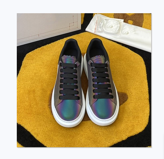 Mens Casual Shoes Genuine Leather Sneakers luxury designer Sports and outdoor fashion new style for man women causal with box size 35-44 q0, Add me whatsapp
Mens Casual Shoes Genuine Leather Sneakers luxury designer Sports and outdoor fashion new style for man women causal with box size 35-44 q0, Add me whatsapp