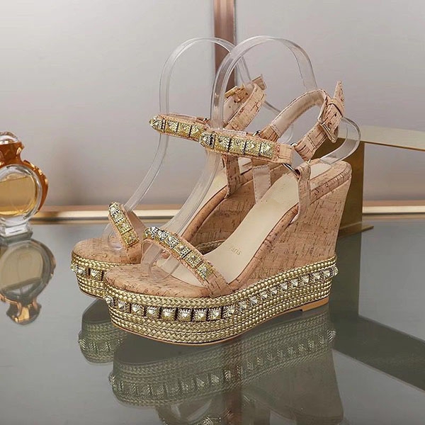 Famous Ladies Red Bottom Wedge Cataclou Sandals Gold Patent Leather Studded Ladies Ankle Strap Women's Pumps Party Dress EU35-42 mkj001
Famous Ladies Red Bottom Wedge Cataclou Sandals Gold Patent Leather Studded Ladies Ankle Strap Women's Pumps Party Dress EU35-42 mkj001