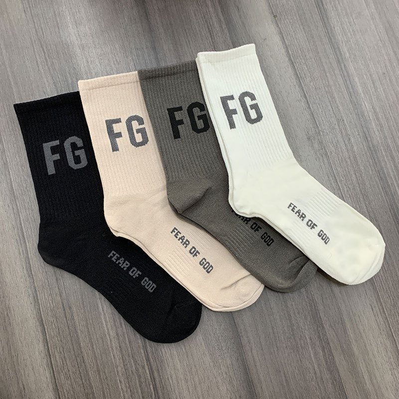 Fog fear of God main line FG letter rich long tube cotton socks high street men and women lovers, Black
Fog fear of God main line FG letter rich long tube cotton socks high street men and women lovers, Black