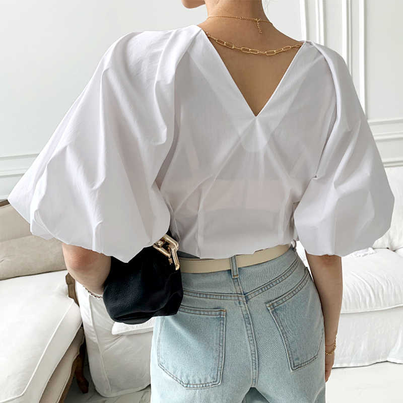 Korejpaa Women Shirt Summer Korean Chic Temperament Deep V-Neck Halter Single-Breasted Pleated Waist Lantern Sleeve Blouses 210526